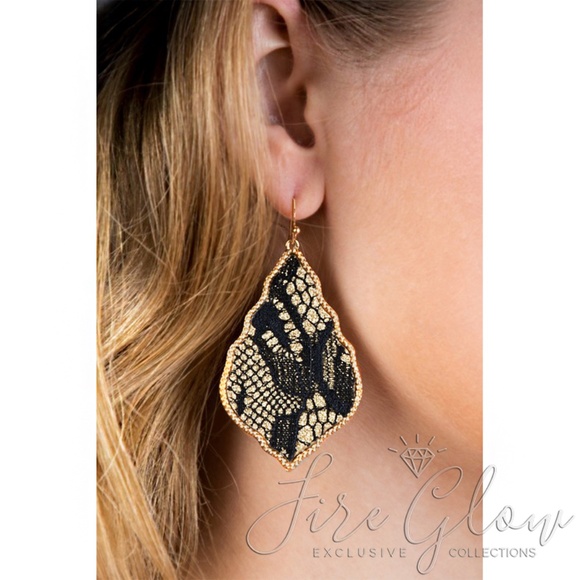Lace and Glitter Accent Marquis Shape Earrings - Picture 6 of 8